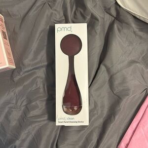 PMD smart facial cleansing device